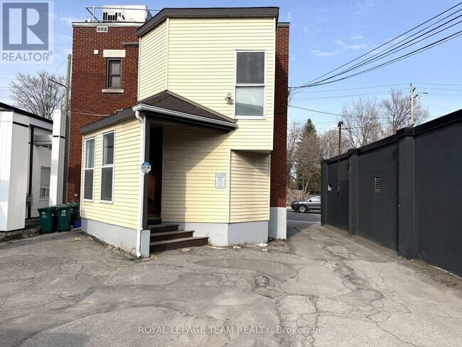 Photo - 790 Bronson Ave