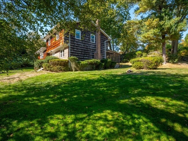 Photo - Spacious Well Maintained 3 Bedroom 2.5-Bat...