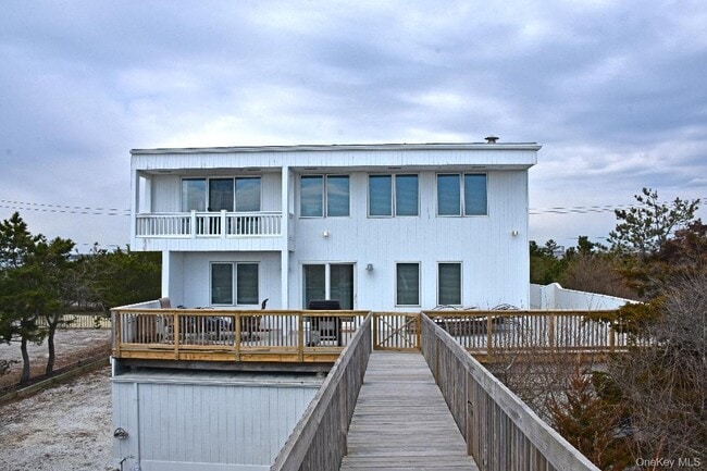 Photo - 561 Dune Rd