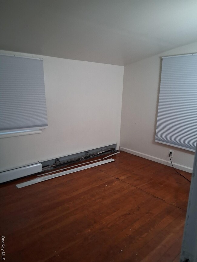 Photo - 26 Oakwood Trail S