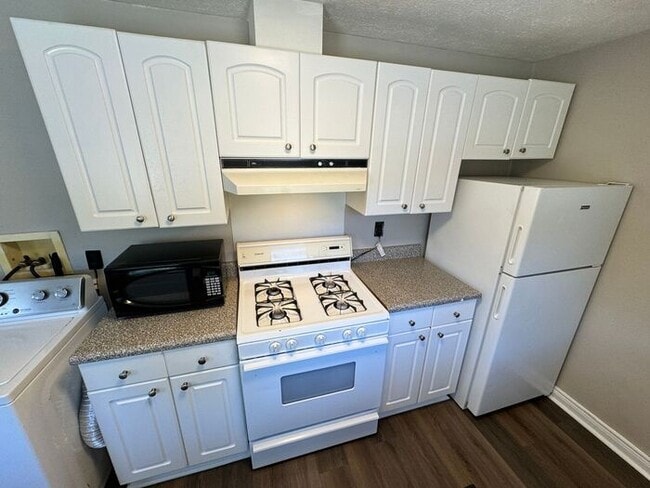 Photo - Cozy 3 Bedroom Downtown Apex Home