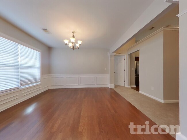 Photo - 1187 Balvaird Dr SE