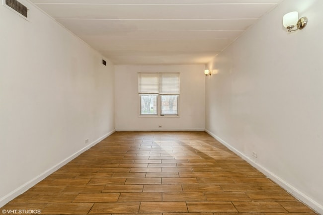 Photo - 8637 S Ingleside Ave Unidad 2