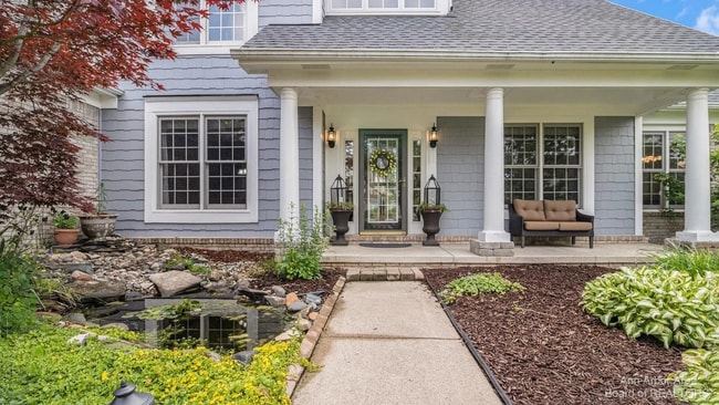 Photo - 50145 Tottenham Ct