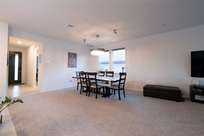 Photo - 232 Barton Oak Trl