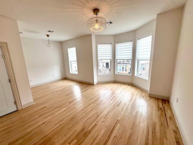 Photo - 315 25th St Unidad 2