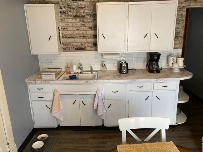 Building Photo - 1114 S 7th Ave Unit Upper Rental