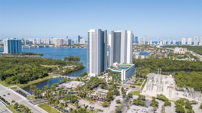 Building Photo - 16385 Biscayne Blvd Unit 904