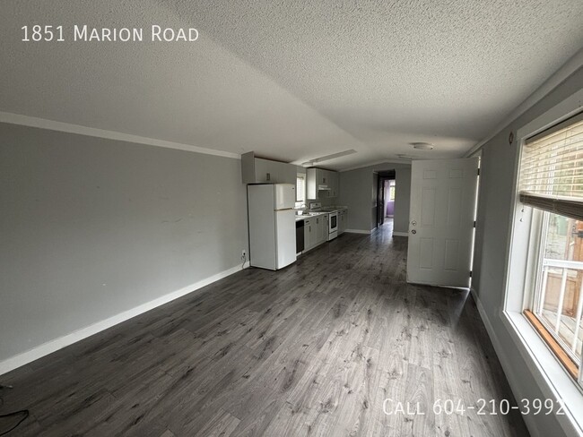 Photo - Farmhouse with Ample Parking