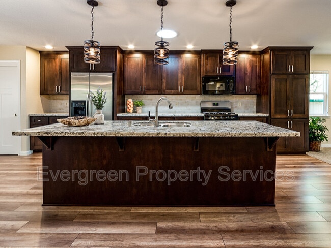 Photo - 2749 Sandhurst Dr