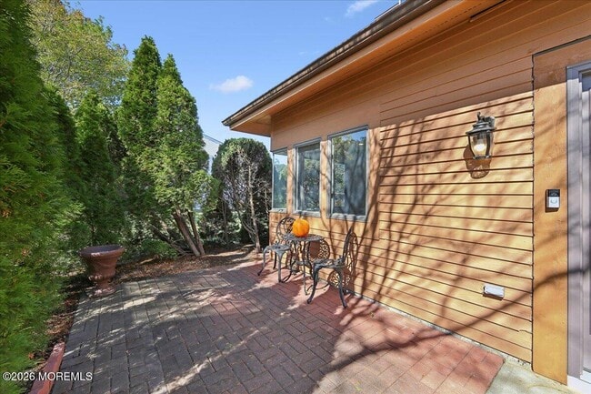 Photo - 140 Northrup Dr