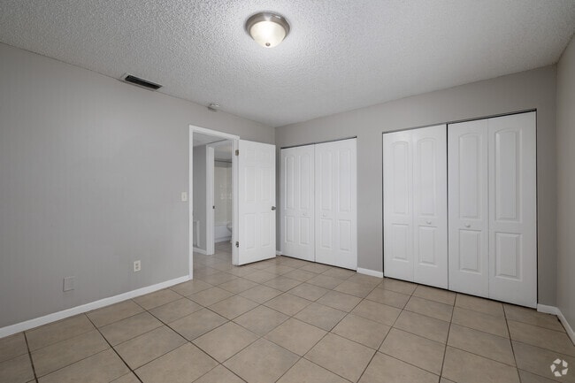 1BR, 1BA - 674SF - Bedroom