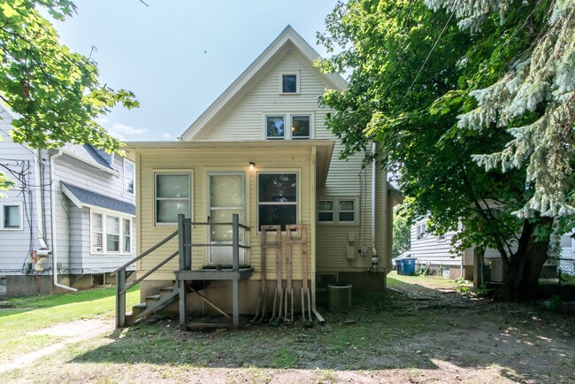 Photo - 111 Adams St