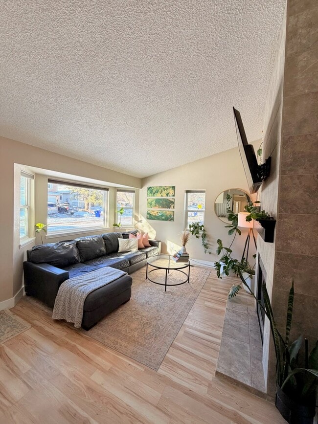 Photo - 5955 Wisteria Dr