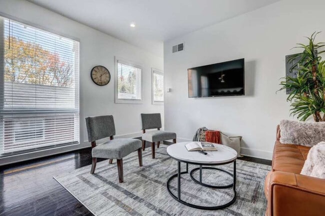 Photo - 940 Piedmont Ave NE Unidad FL2-ID1356277P