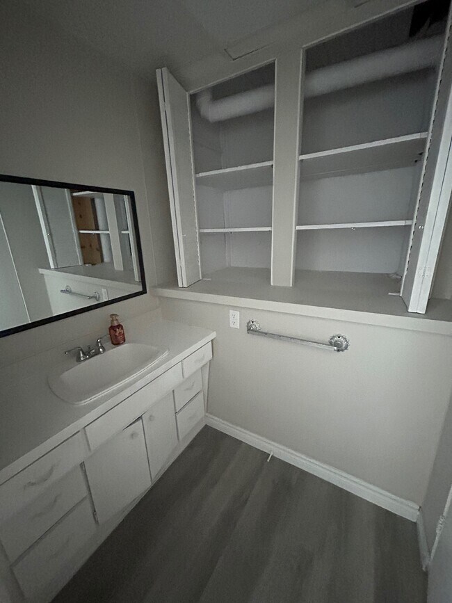 Photo - 483 Wellington St