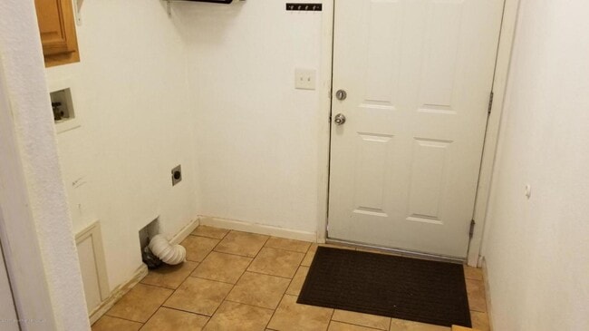 Photo - 105 Creek St