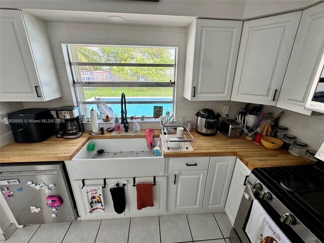 Photo - 9955 SW 214th St