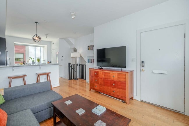 Photo - 1202 Jackson St NE