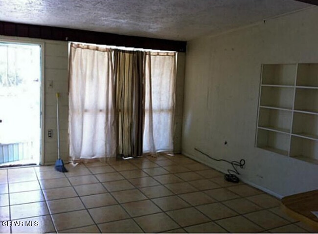 Photo - 908 Marlow Rd
