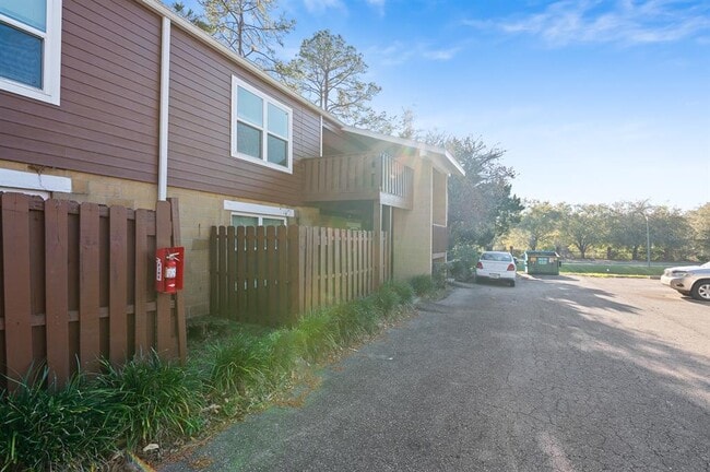 Photo - 3934 SW 26th Dr Condo Unit 7