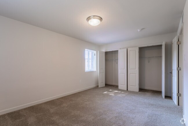 2 BR, 1 BA - 945 SF
