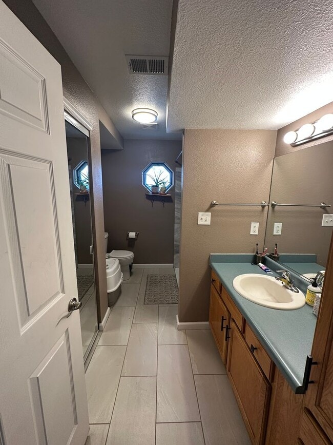 Photo - Amazing Ground Level 2 Bedroom! Unit A2