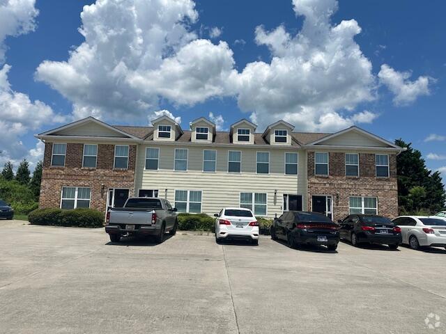 Building Photo - 170 Lone Tree Dr NE Rental