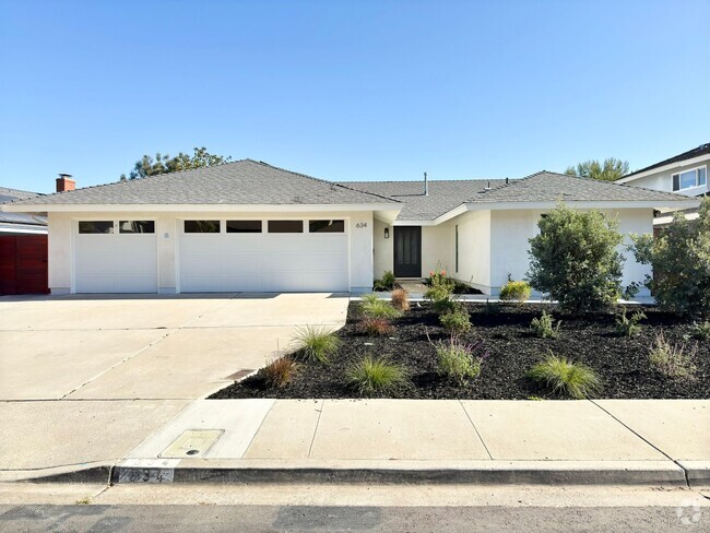 Building Photo - Luxury Living in Solana Beach Rental