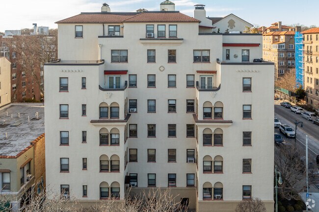 Photo - Larchmont Hills