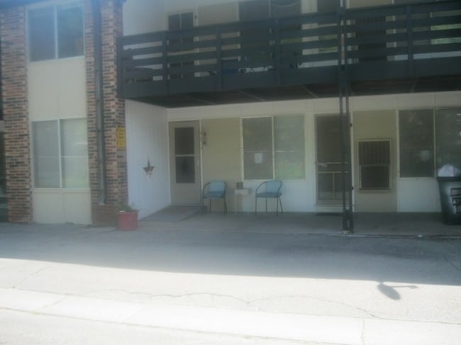 Ellis Apartments - Ellis Apartments