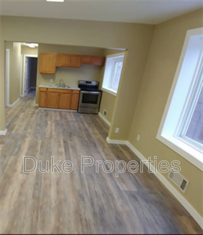 Photo - 537 Thurston Rd Unit Up