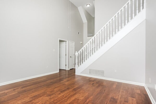 Photo - 5996 Southbend Ln