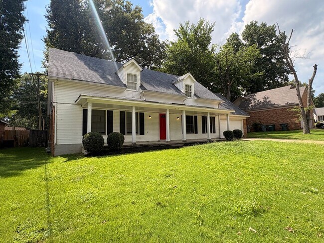 Photo - Spacious Home Freshly Painted and New Carpeted! Fully Fenced in Back Yard.