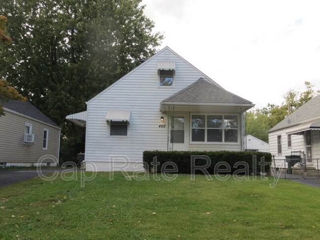 Photo - 469 S Waverly St