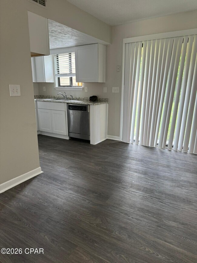 Photo - 2931 Ormond Ave