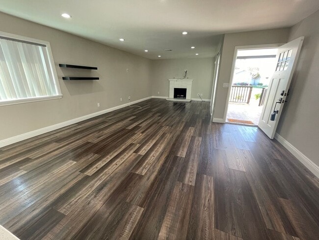 Photo - 3 Bedroom 2 Bathroom Home in Huntington Beach with Air Conditioning