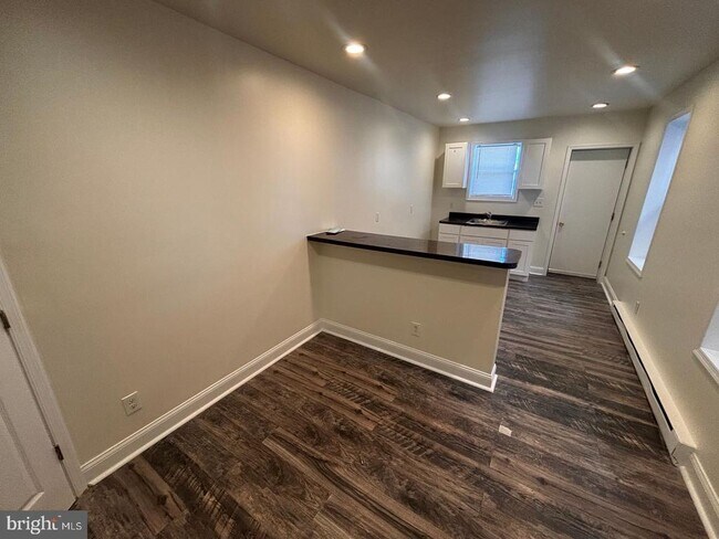 Photo - 2324 N Lambert St