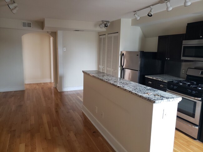 Photo - 1214 Spruce St Unit 6