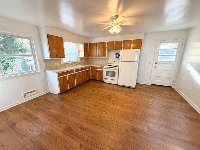 Photo - 214 Magnolia Ave