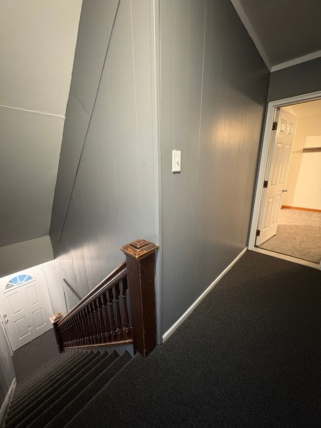 11 Highland Pl Unit Upstairs