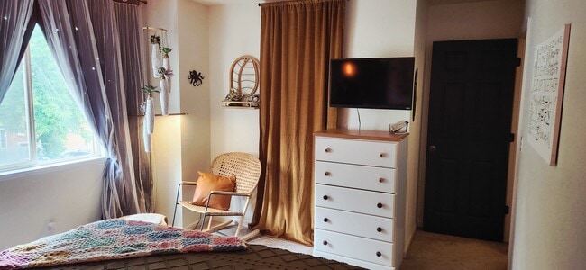 Master Bedroom - 976 Monroe Ave