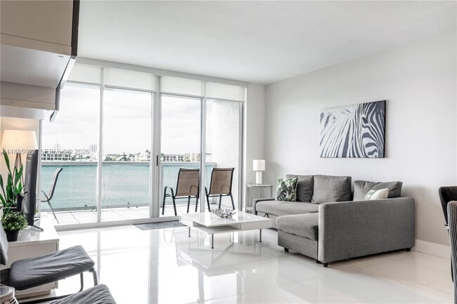 Photo - 17050 N Bay Rd Unidad 406