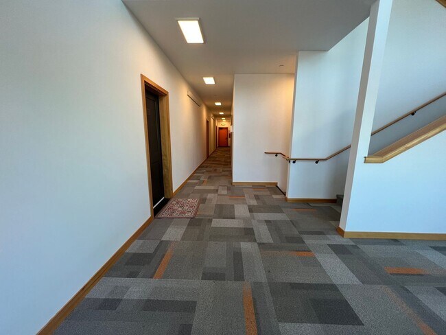 Photo - Midtown Studio - Blocks to Downtown Unit 103