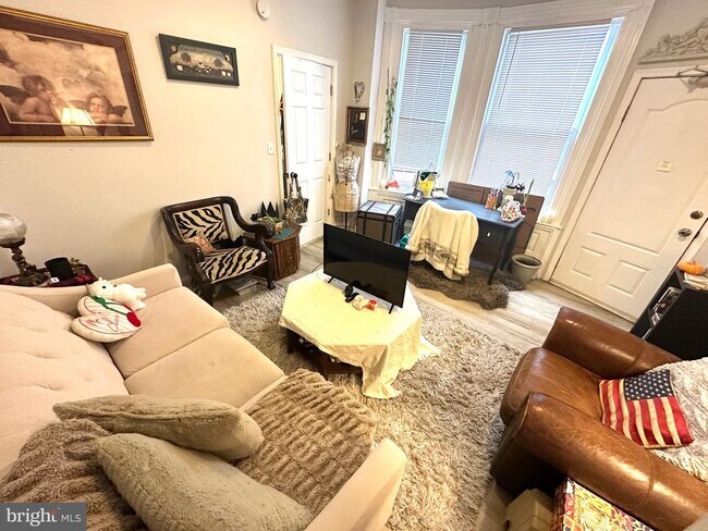 Photo - 4925 Cedar Ave Unit 2