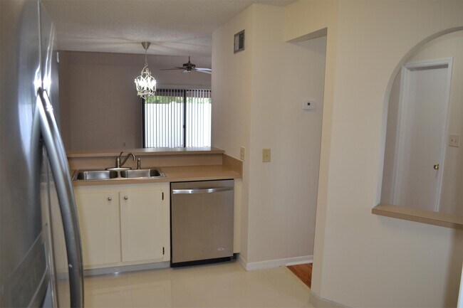 Photo - 5061 Ernst Ct