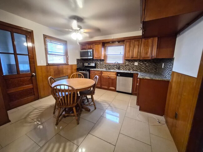 Photo - 158 Main St Unidad 1st Floor Apartment