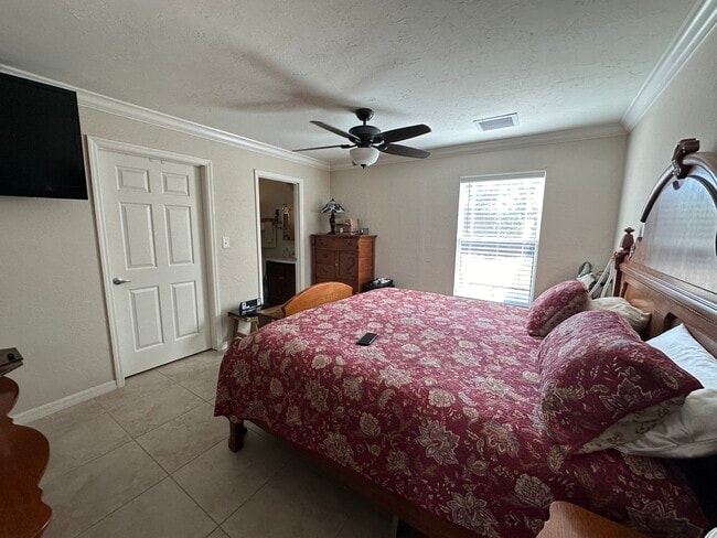 Photo - 616 101st Ave N