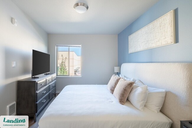 Photo - 201 Leroy Ave Unidad F102.1411531