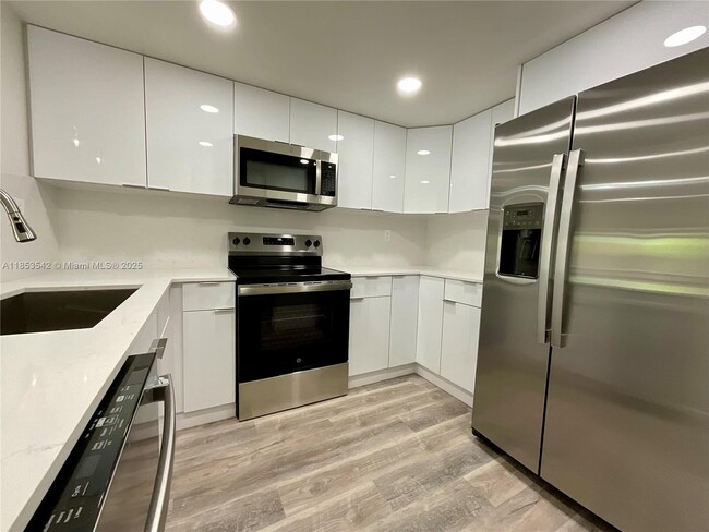Building Photo - 11281 SW 88th St Unit 215K Rental